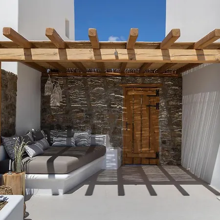 Barbara, By Red Windmill Villa Kalafáti