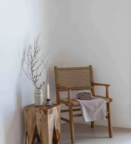 Barbara, By Red Windmill וילה