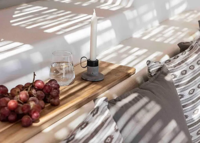 Barbara, By Red Windmill Villa Kalafáti