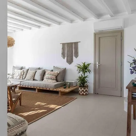 Villa Barbara, By Red Windmill