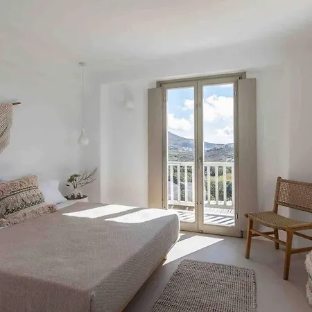 Villa Barbara, By Red Windmill Kalafatis