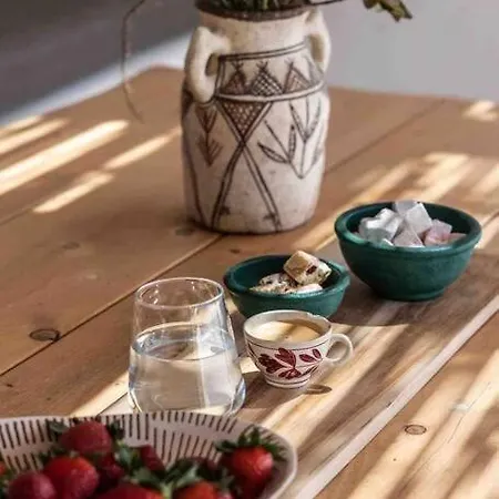 Barbara, By Red Windmill 칼라파티스